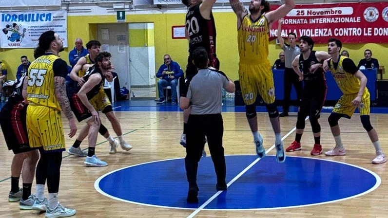 Basket - "B" maschile. Bcl veleggia in Sette Laghi