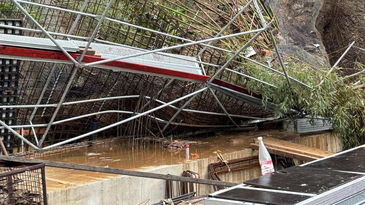 La frana sul cantiere della scuola elementare Frediani