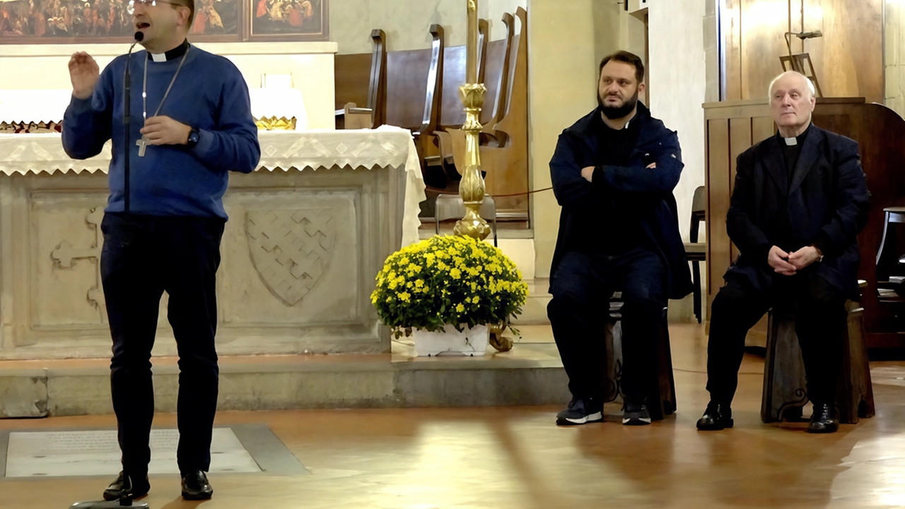 Il vescovo Migliavacca ha preso parte al momento di incontro e confronto all’interno della cattedrale di Sansepolcro