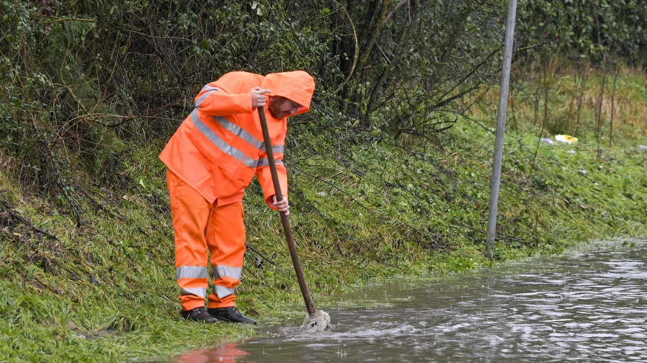 Disagi per la viabilità a causa delle piogge che venerdì hanno colpito varie zone dell’hinterland (FotocronacheGermogli)