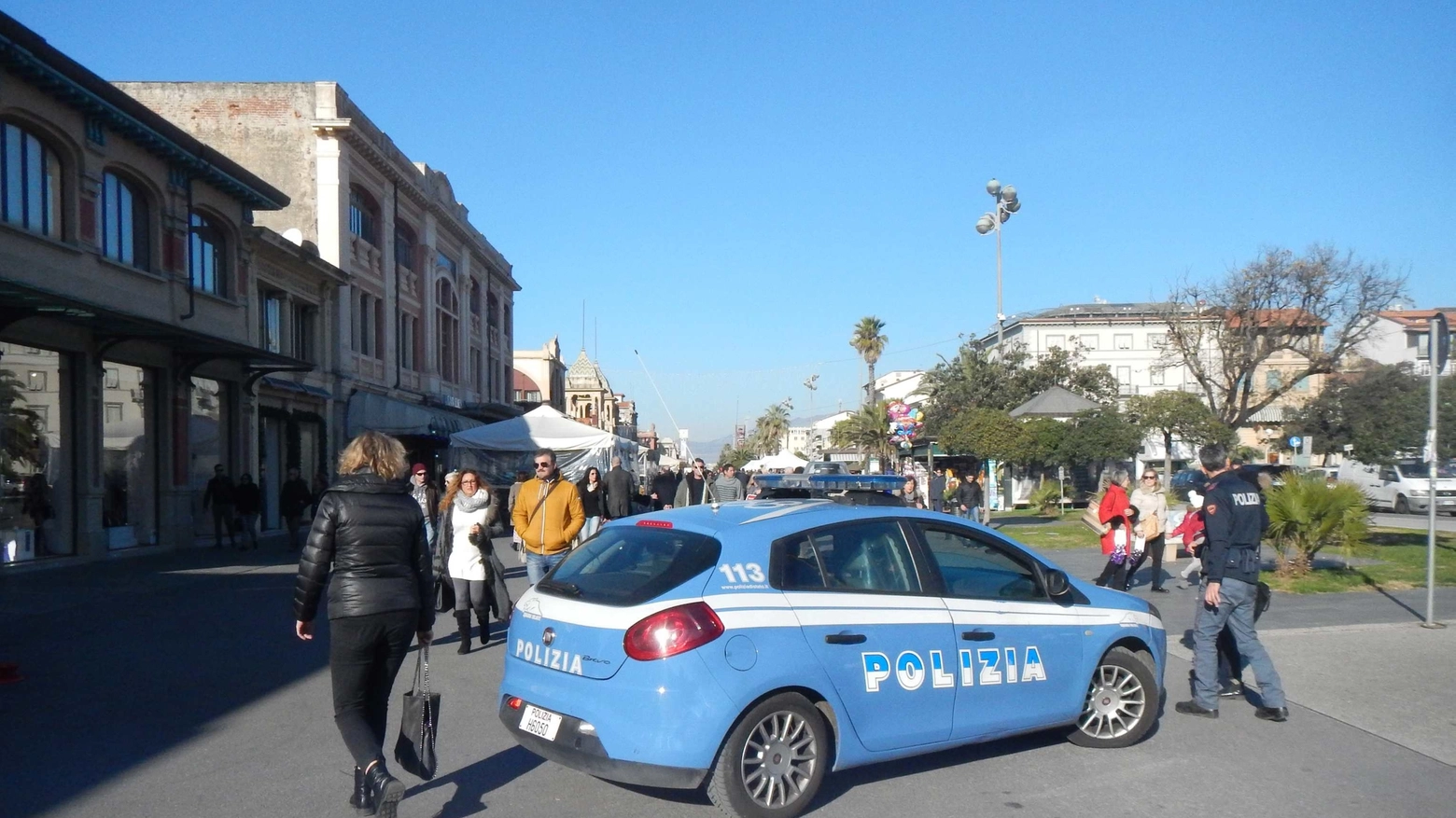 Una Volante della Polizia di Stato