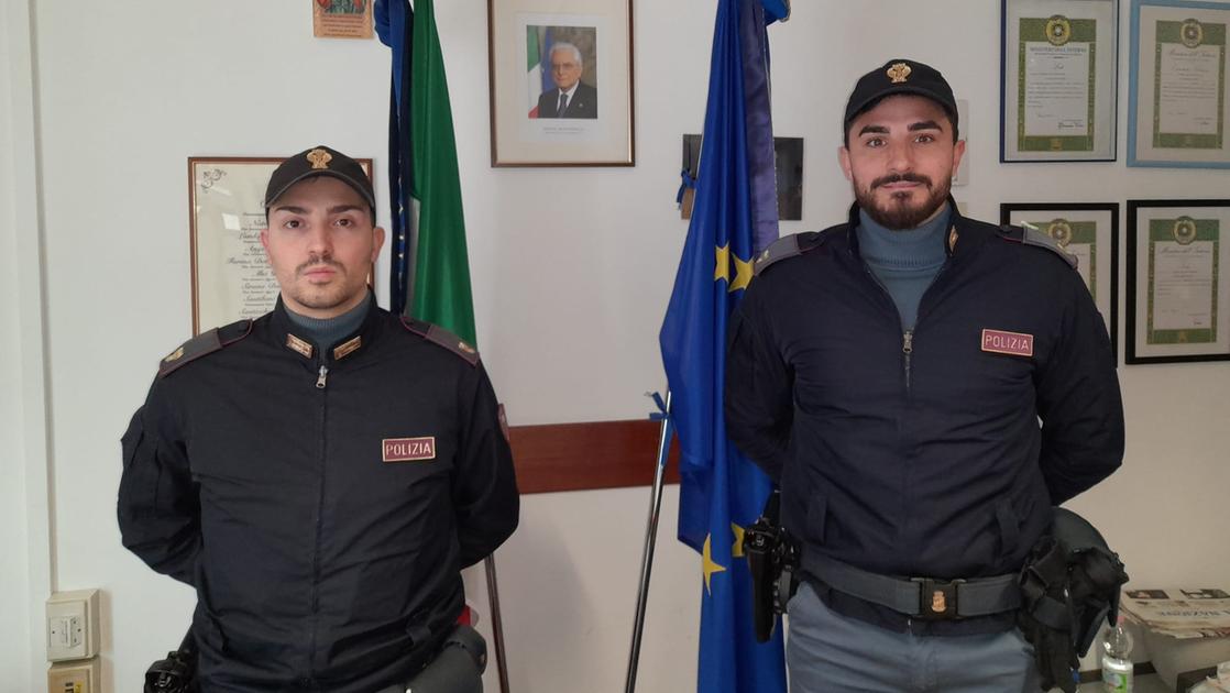 Ecco i due nuovi agenti in servizio al Commissariato di Montevarchi