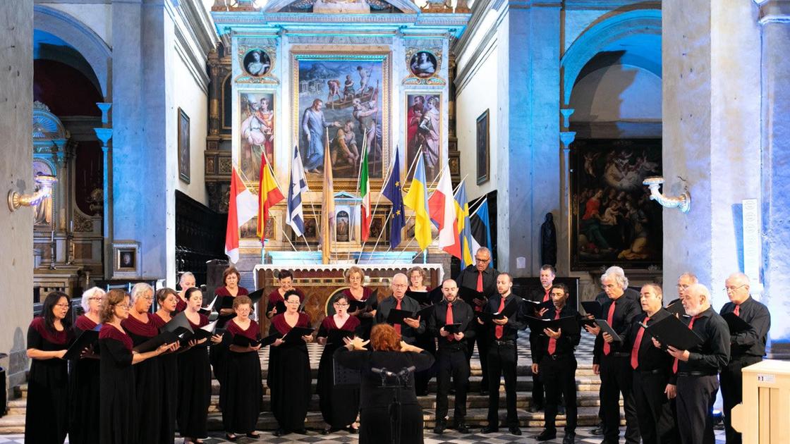 È la città delle mille voci. Polifonico, notte al Petrarca