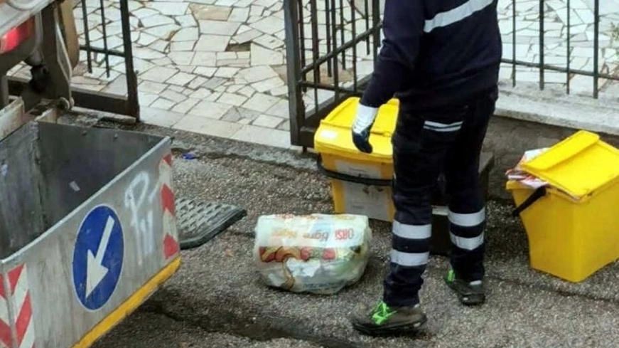 Aumento consistente della Tari ad Orvieto causa proteste da parte di cittadini e imprese. Nuovo metodo di calcolo di Arera impatta sui costi del servizio, generando preoccupazioni tra i sindaci umbri.