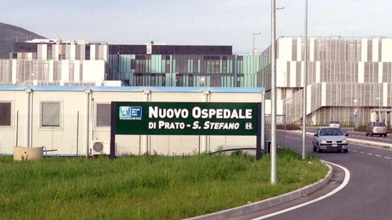 Un reparto dell’ospedale Santo Stefano. E’ attesa la concretizzazione dei provvedimenti ’sicurezza’ annunciati l’altro giorno