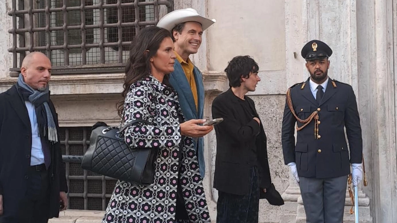 Kimbal Musk, fratello di Elon, a Palazzo Chigi. Con lui Andrea Stroppa e la moglie di Bocelli