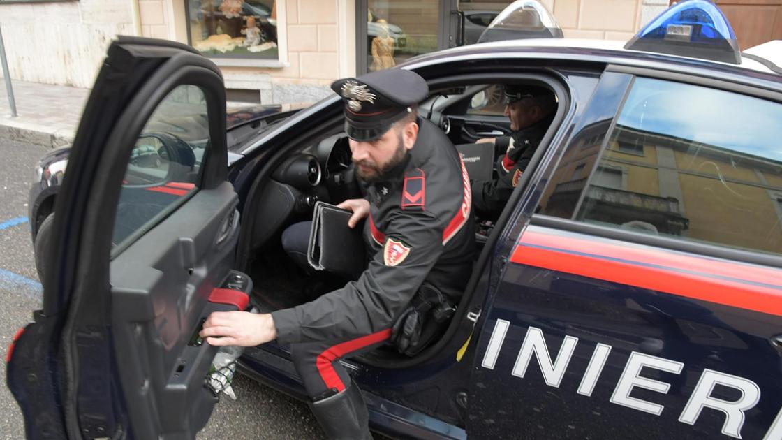 Ruba 100 litri di gasolio da un bus di Autolinee Toscane: 47 finisce in carcere