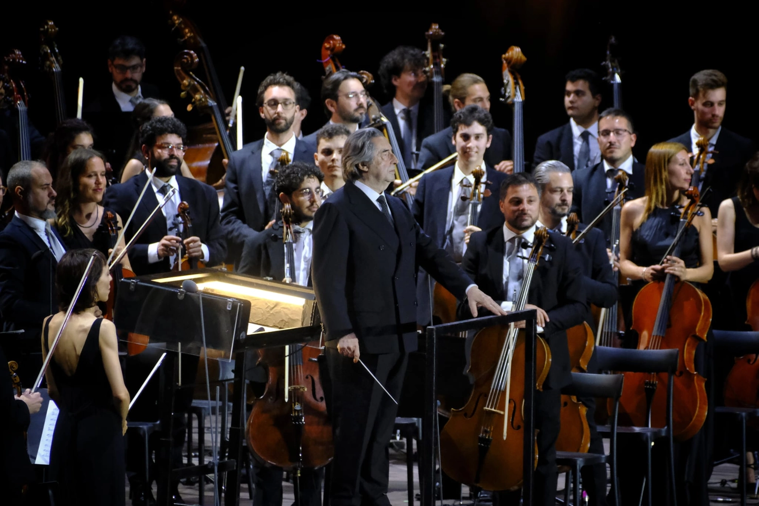 Il Maestro Muti con parte dell'orchestra "Cherubini"