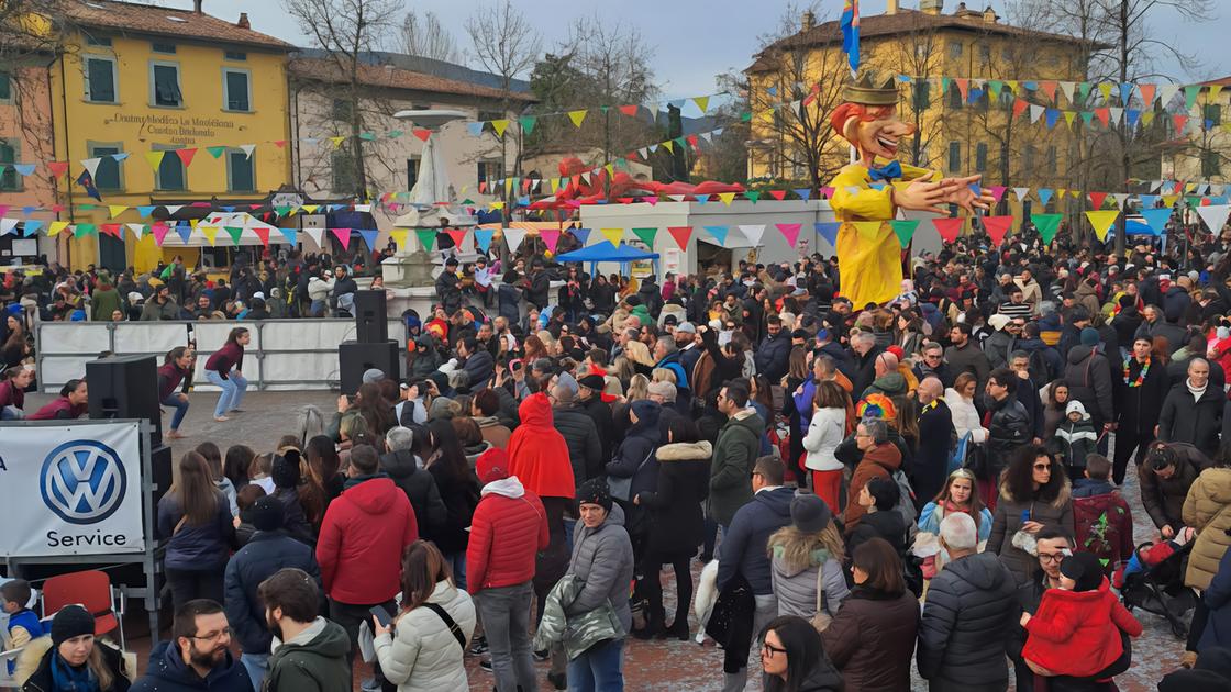 Il Carnevale Bientinese. Di domenica e in notturna grazie a 100 volontari