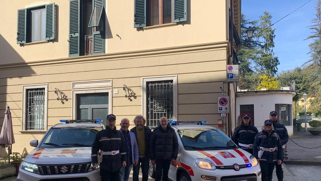 https://www.lanazione.it/image-service/view/acePublic/alias/contentid/ODMxNTlkOTgtM2NmNS00/0/nuova-auto-di-servizio-alla-polizia-municipale.jpeg?f=16:9&w=1200&h=630