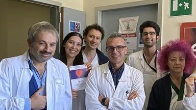 Il professor Gianmarco de Donato (al centro) con il suo staff