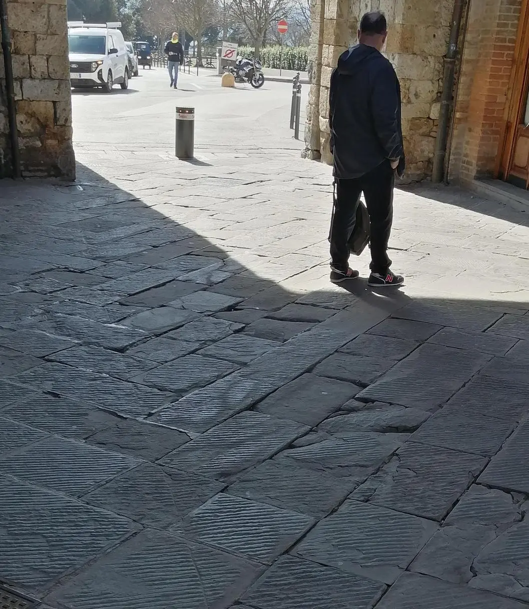 San Gimignano: obiettivo turismo. Lavori per rimettere a posto il lastricato in vista della primavera