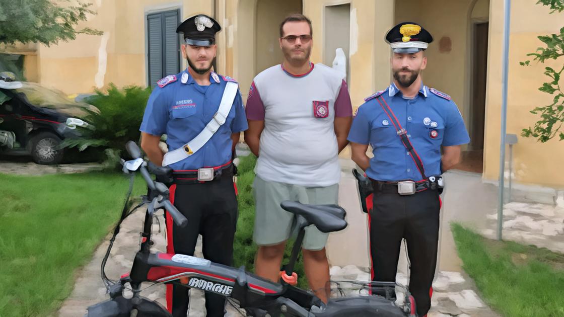 Rubano bici a ragazzo con disabilità. I carabinieri di Tonfano la ritrovano