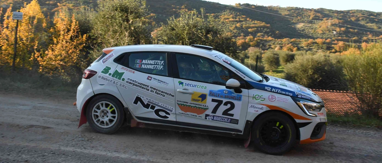 L'alfiere di Proracing si è elevato sul podio di Rally5 al Rally del Brunello, al volante della Renault Clio di Kappaerre e condivisa con il padre Franco.