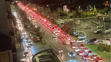 Venerdì, rientro da lavoro, vacanze di Natale. Traffico in tilt a Firenze, “Siamo fermi da due ore”