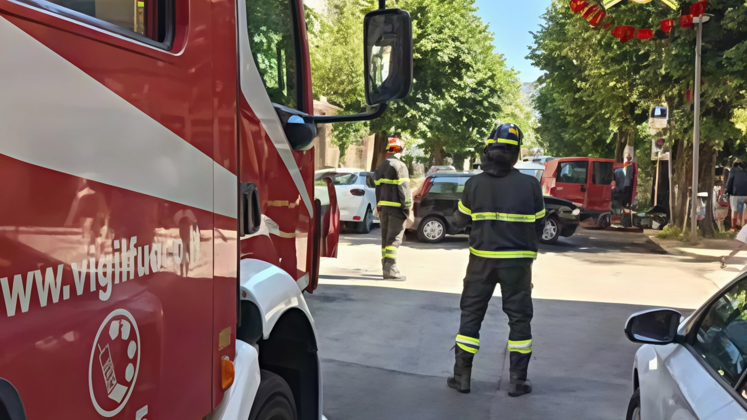 Scontro in viale Bicchierai. Benzina in strada