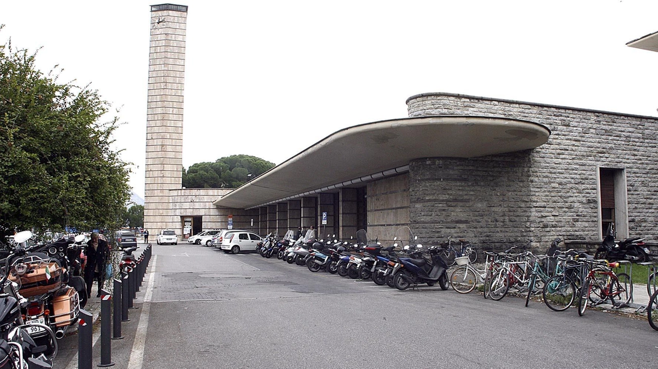 Dalla stazione di Montecatini sono partiti bus navetta per Firenze e per Altopascio