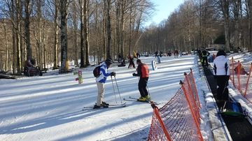 Tutto esaurito grazie alla neve. Migliaia sulle piste, presenze record