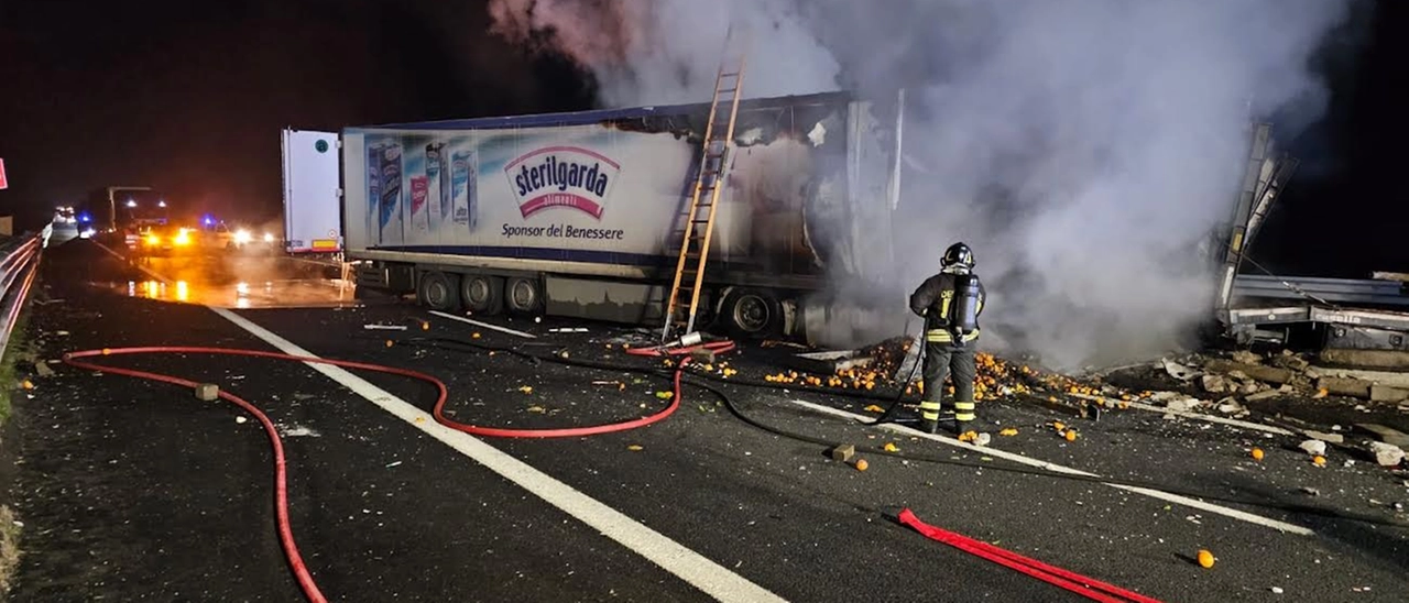 Prigionieri per dodici ore sull’Autostrada del Sole a causa del maxi incidente