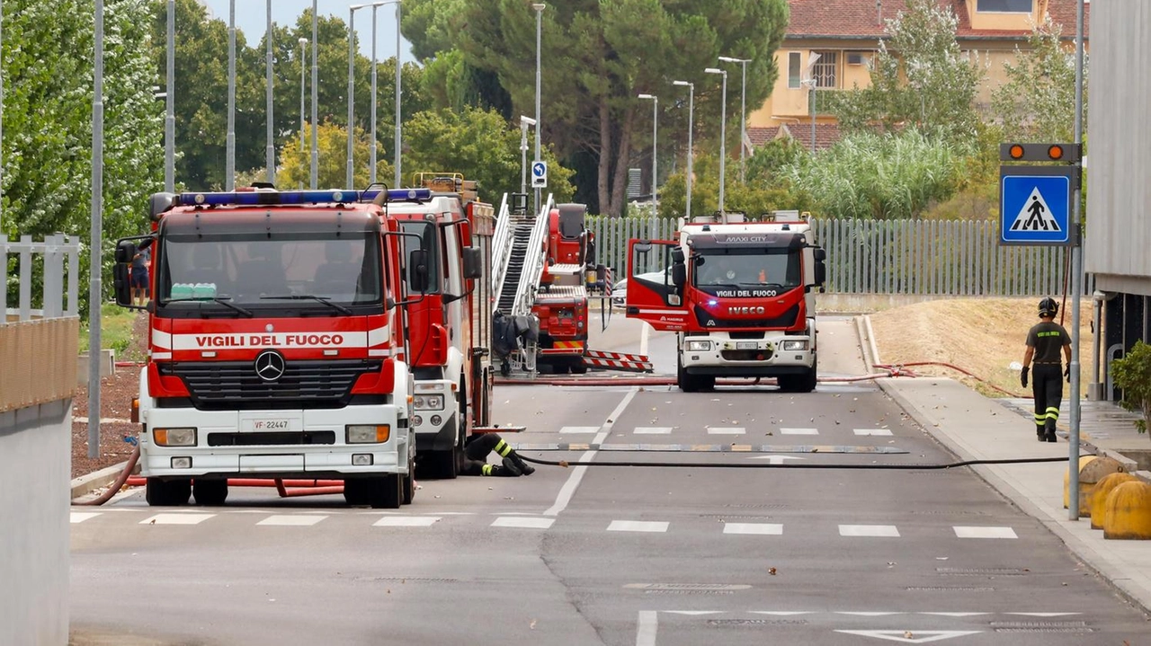 Ordinanza del sindaco per impedire l’accesso all’area. L’azienda dovrà comunicare il ripristino della sicurezza.