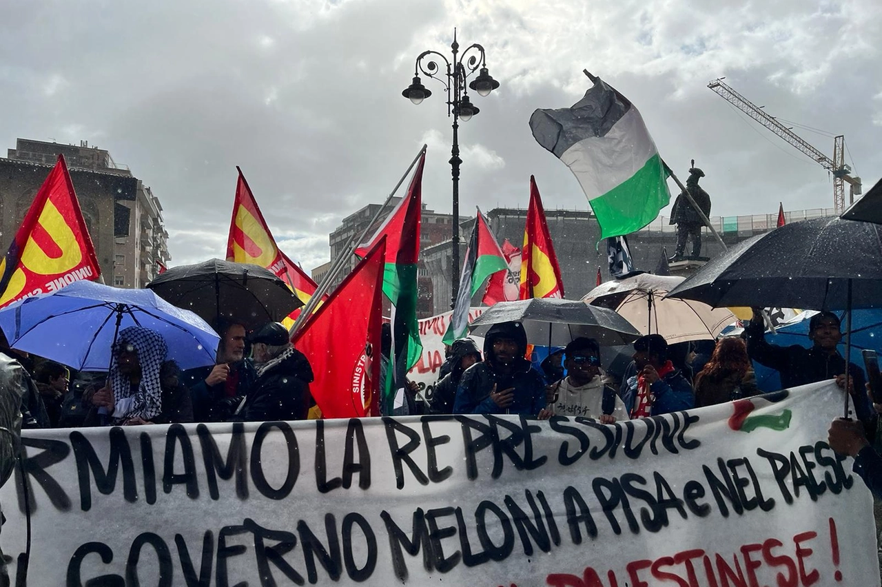 Un momento della manifestazione di Pisa