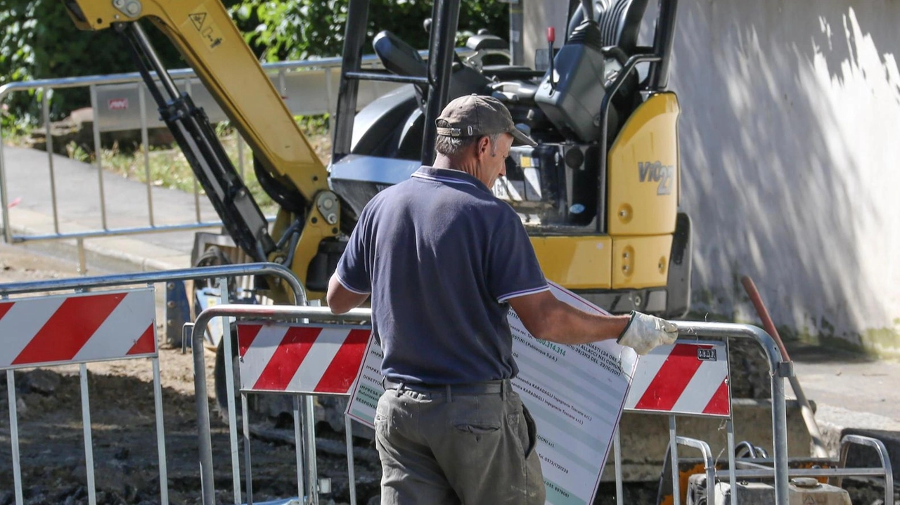 L’intervento si concentrerà tra le via De Amicis e Boccaccio. Lo scopo è quello di mitigare. l’impatto acustico della strada. .