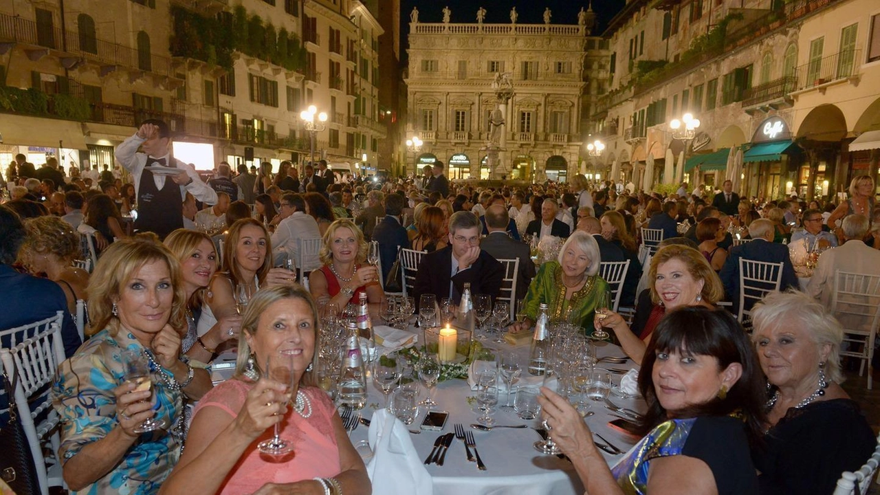 Tra gli appuntamenti ci sarà anche una cena toscana in piazza