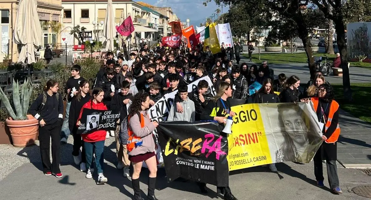 "Il vento della memoria". Il corteo contro le mafie