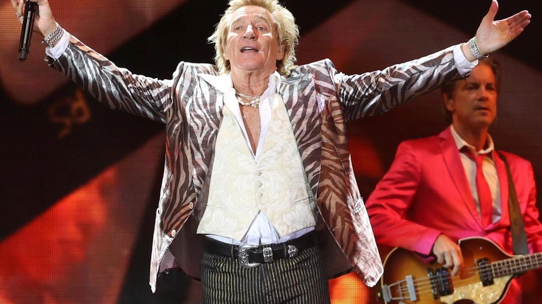 Sir Rod Stewart, l’intramontabile. La leggenda che fa impazzire Lucca