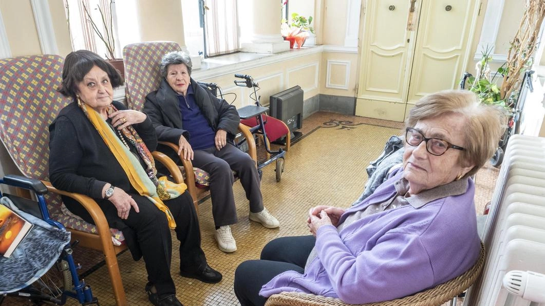 L’emergenza degli anziani più fragili. Sono 5.800: assistenza a rischio