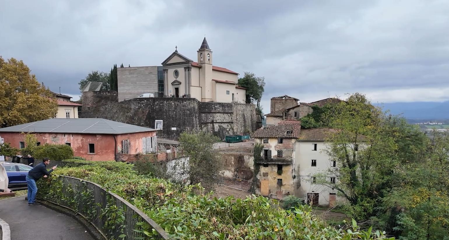 Il borgo abbandonato rinasce: sorgono musei e giardini. A Castelnuovo d’Avane nuova vita