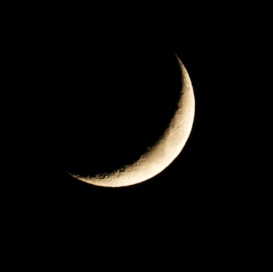 Prato, Piero Giacomelli ha fotografato il bacio cosmico tra Luna e Venere