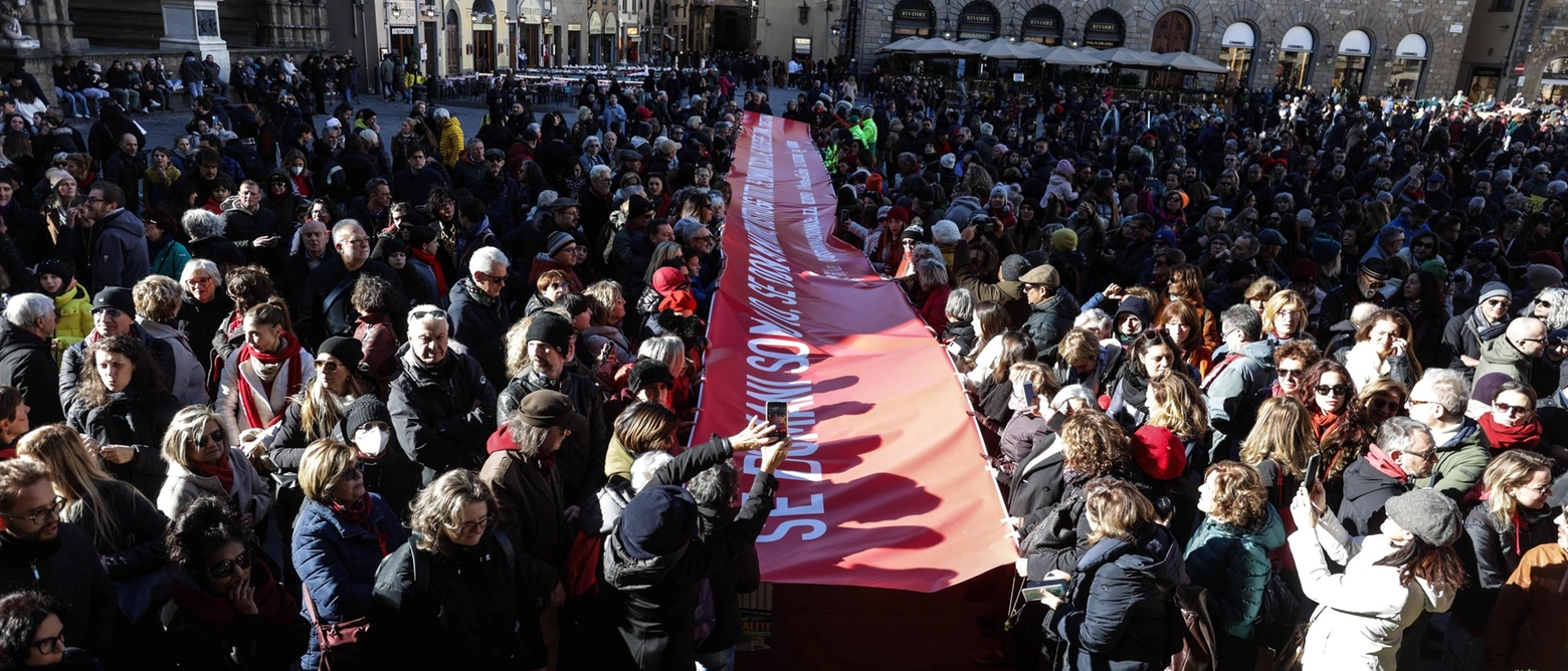 Tutto pronto per l’evento organizzato da ’Qn per le Donne’ e Comune sull’arengario di Palazzo Vecchio. Dopo il ’Minuto di rumore’, non si ferma l’impegno per dire di no a ogni forma di sopraffazione. .