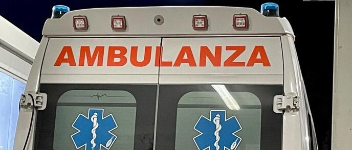 L’89enne è stato travolto da un’auto. Il decesso durante il trasporto in ospedale