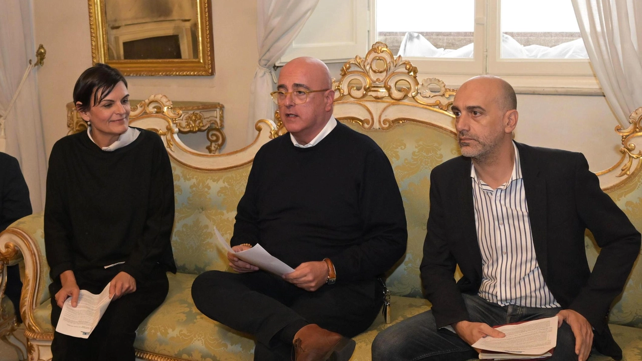 L’assessore Simona Testaferrata, Giorgio Angelo Lazzarini e Cataldo Russo (rispettivamente amministratore unico e direttore artistico del Giglio)