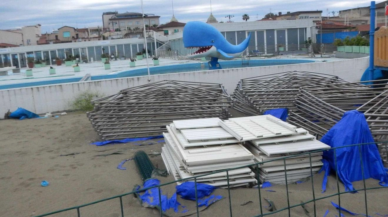 Degrado del bagno Balena. È in arrivo un’ordinanza