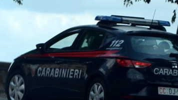 Trovata con la droga e con un pc rubato: denunciata