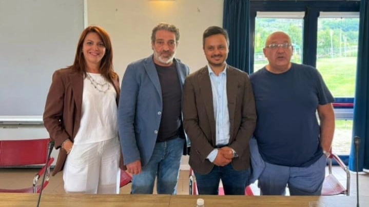 I due gruppi consiliari di opposizione al completo: Martina Tonelli, Gherardo Ambrosini, Manuele Micocci e Marzio Favini