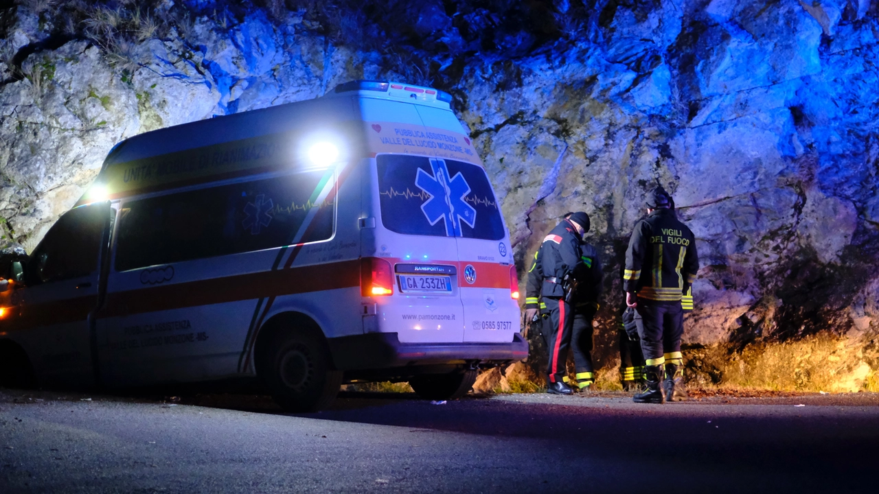 Ambulanza contro un muro, muore il paziente a bordo. Grave uno dei soccorritori