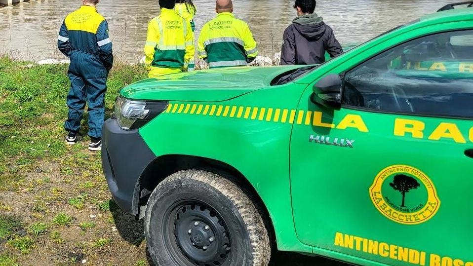 I volontari de La Racchetta di Arezzo a Campi Bisenzio