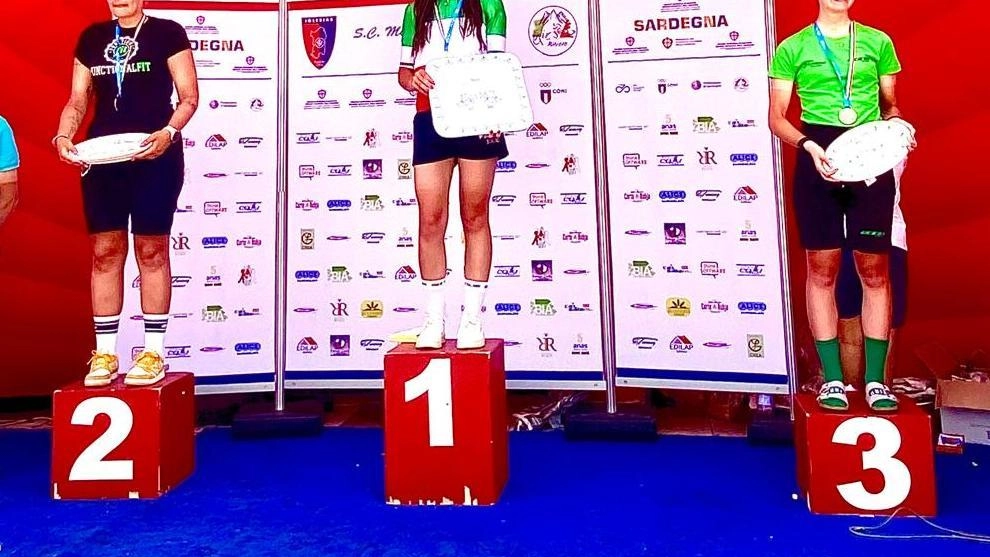 Valentina Pierotti di Bagni di Lucca trionfa nel ciclismo su strada, conquistando il titolo italiano "Elite Woman Master" a Cortoghiana, Sardegna. Una vittoria che porta orgoglio alla Media Valle del Serchio.