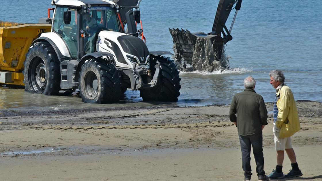 Ripascimento, una nuova ‘riprofilatura’. Diecimila metri cubi di sabbia