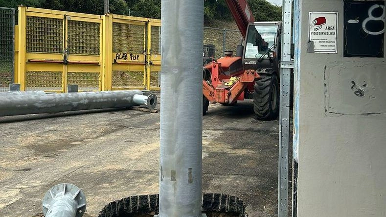 Lavori in corso all’esterno della curva Ferrovia