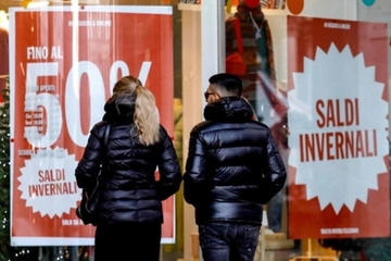 Alle porte con i saldi. Dal 4 gennaio due mesi di sconti. Come fare acquisti in sicurezza