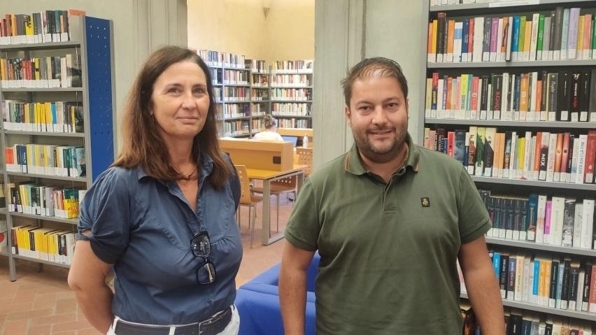 La biblioteca comunale "Michele Fiesoli" a Montale amplia i suoi orari invernali, aprendo anche il sabato mattina grazie alla nuova direttrice Tatiana Wakefield. Si punta a coinvolgere le scuole e offrire corsi per adulti. Impulso dall'assessorato alla cultura per garantire un servizio più accessibile.