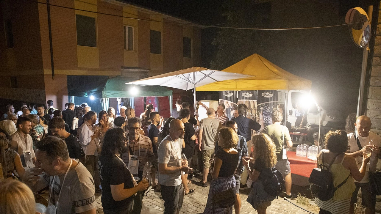 Stasera a Torgiano degustazioni con 33 cantine. Chiusura con i fuochi d’artificio