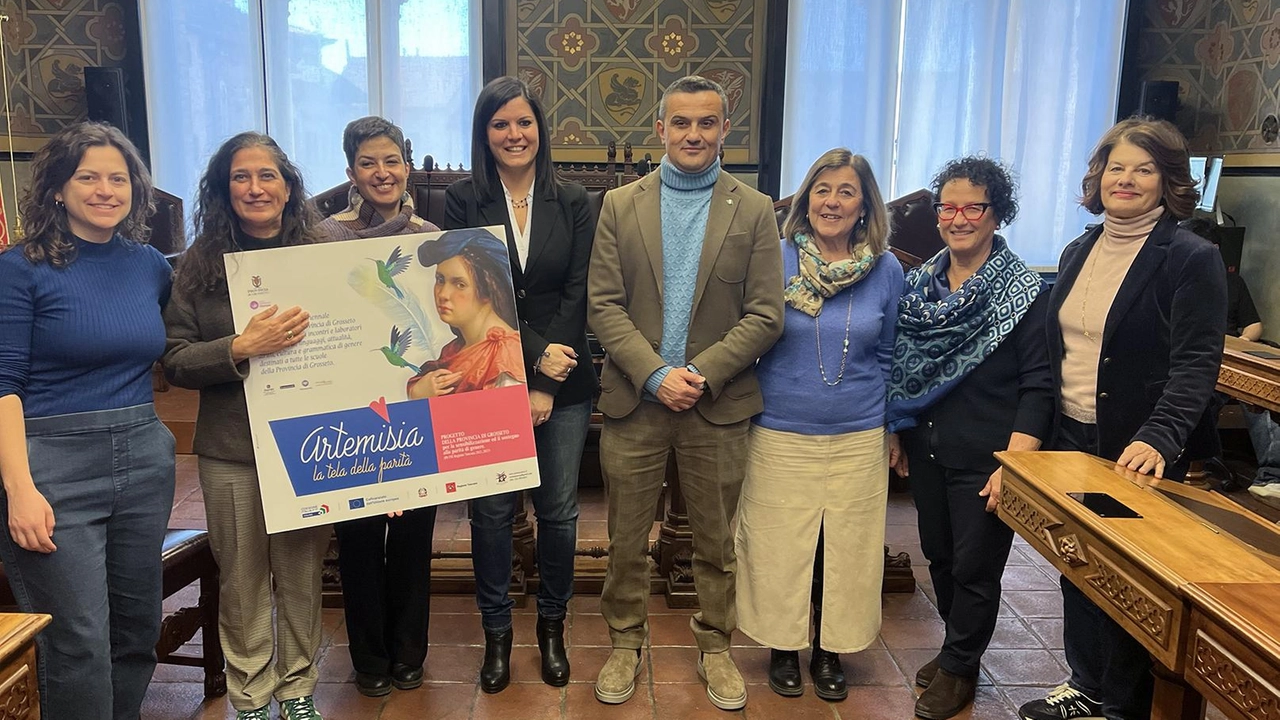 Presentato il progetto che la Provincia porterà in tutte le scuole maremmane. Finanziato dalla Regione, vuole abbattere gli stereotipi sulle donne.