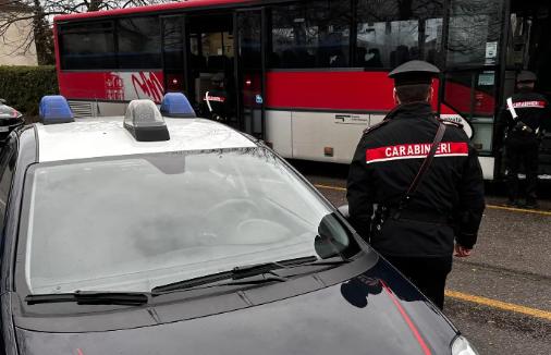 Autista picchiato a bordo del bus, “Un pugno nell’indifferenza di tutti”