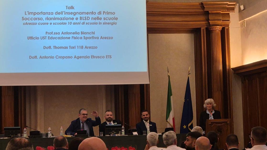 https://www.lanazione.it/image-service/view/acePublic/alias/contentid/OGJkMWU1ZmQtMzEzNS00/0/la-premiazione-in-senato.jpeg?f=16:9&w=1200&h=630