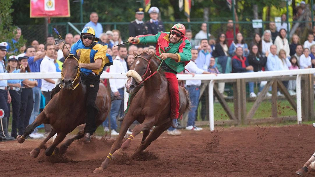 Palio di Piancastagnaio assegnato dai video. Un ’cappotto’ di polemiche per Castello